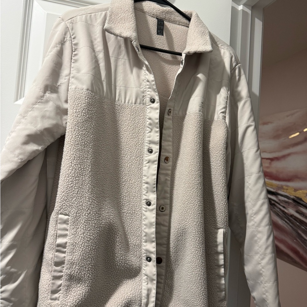 Men’s size Medium Cream fleece jacket
